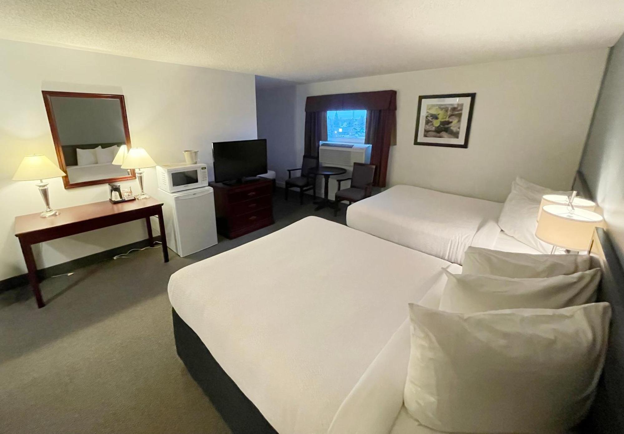 Days Inn & Conference Centre By Wyndham Camrose Norsemen מראה חיצוני תמונה