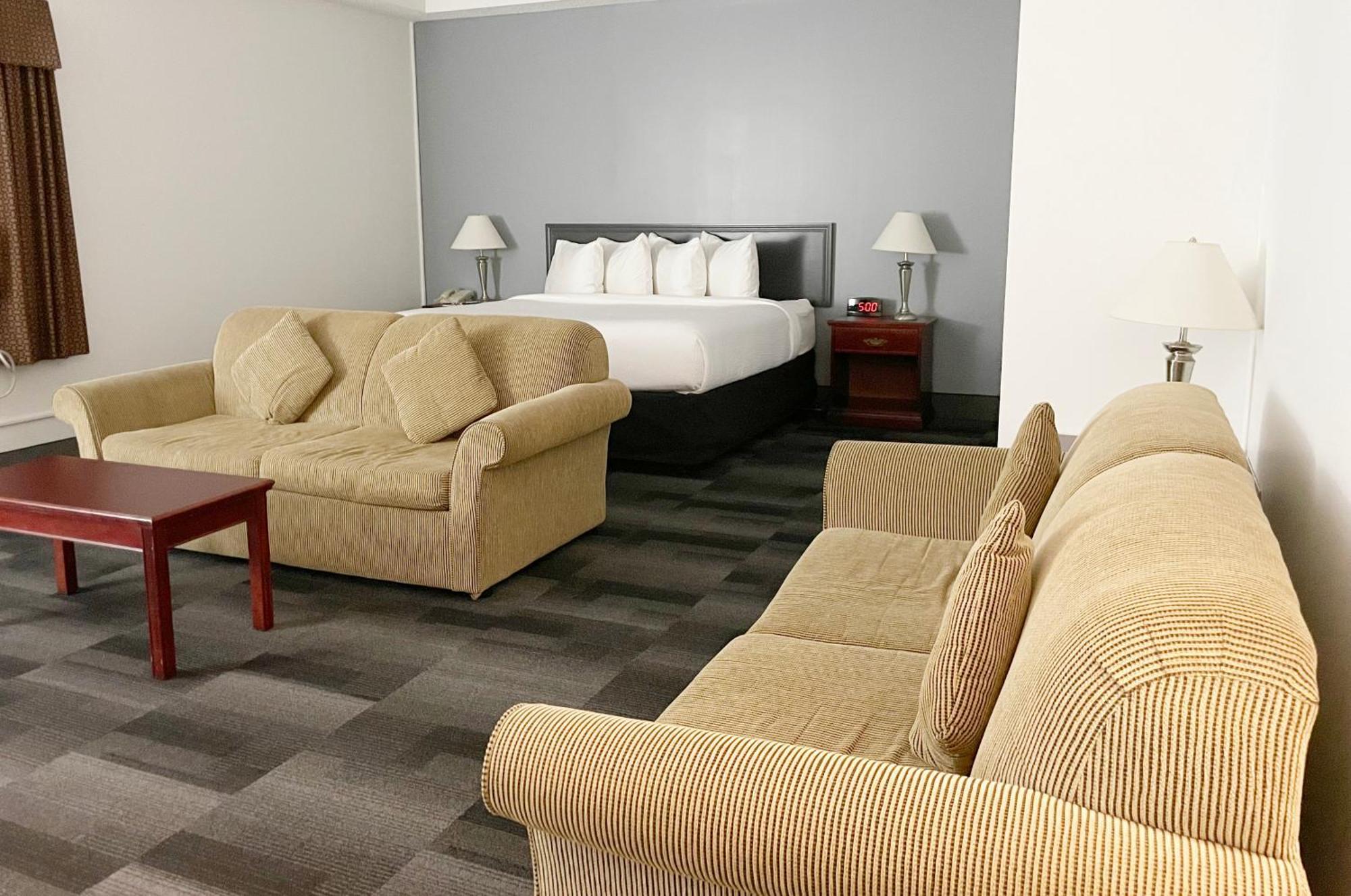 Days Inn & Conference Centre By Wyndham Camrose Norsemen מראה חיצוני תמונה