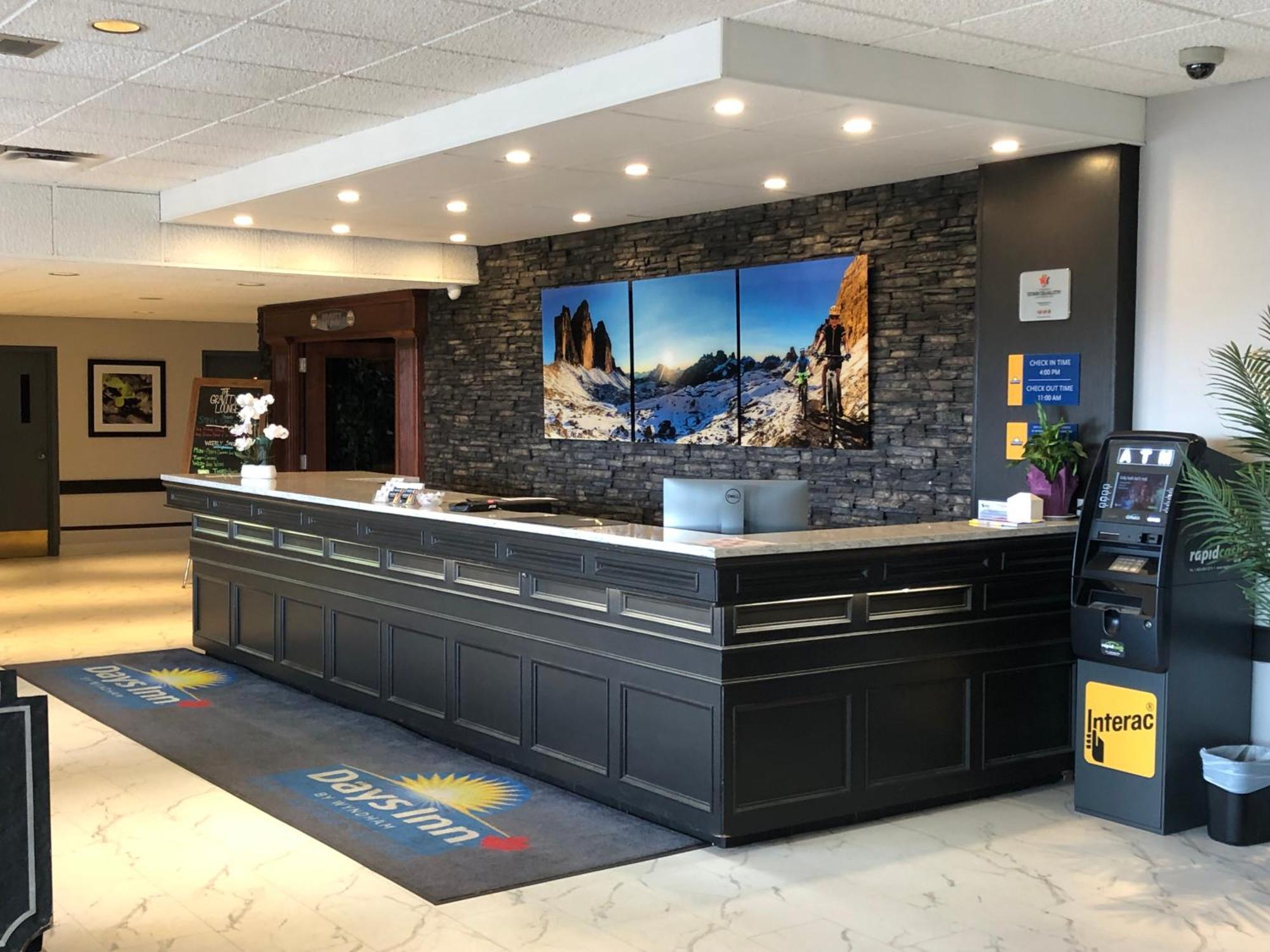 Days Inn & Conference Centre By Wyndham Camrose Norsemen מראה חיצוני תמונה
