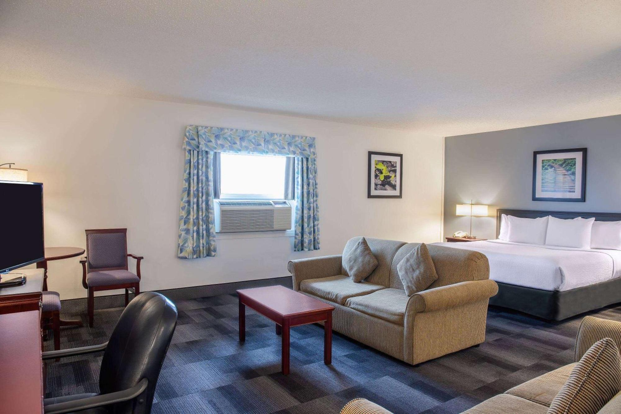 Days Inn & Conference Centre By Wyndham Camrose Norsemen מראה חיצוני תמונה