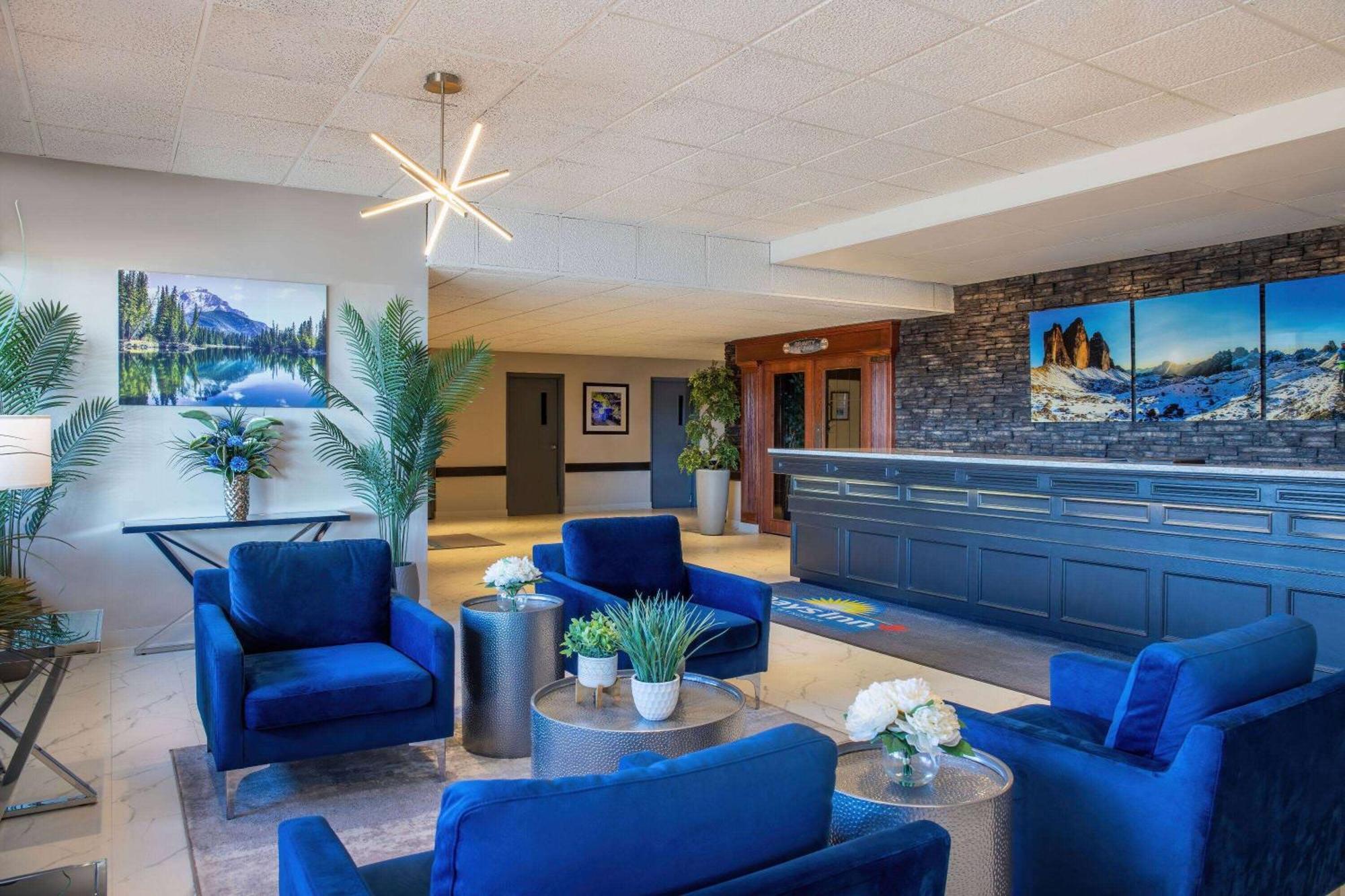 Days Inn & Conference Centre By Wyndham Camrose Norsemen מראה חיצוני תמונה