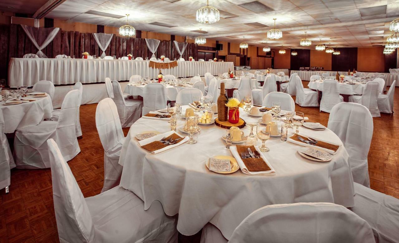 Days Inn & Conference Centre By Wyndham Camrose Norsemen מראה חיצוני תמונה